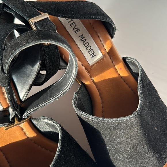 Steve Madden Wedge Heels- size 6, leather upper, synthetic lining, rubber sole - Picture 8 of 9